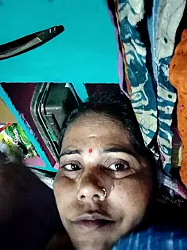 Pooja750 online show from November 8, 2025, 6:33 pm