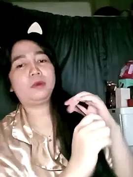 Asianhotskinny online show from April 20, 2026, 3:24 pm