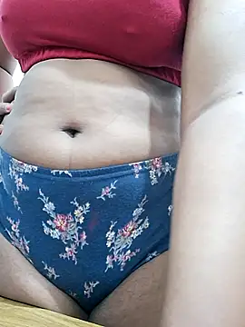 BeautyGirl sara online show from December 23, 2025, 6:45 am