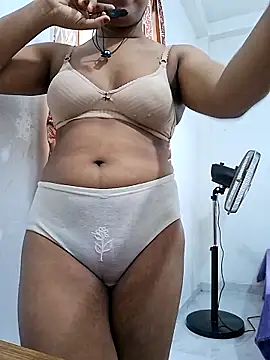 BeautyGirl sara online show from June 18, 2026, 4:44 am