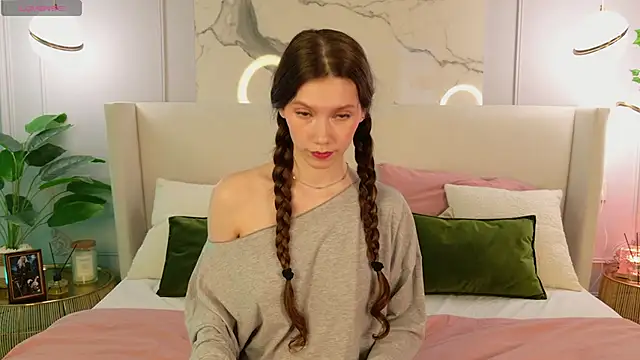 MaryNixon  online show from March 7, 2026, 5:14 am