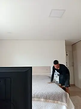 xirie98 online show from September 22, 2025, 12:33 pm