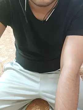 Snapshot of riyamore9623 chatting on November 8, 2025, 7:12 am riyamore9623 online show from November 8, 2025, 7:12 am