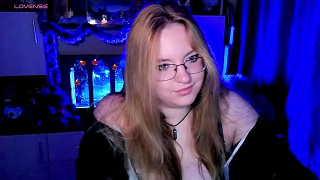 Snapshot of ZayaRush chatting on November 24, 2025, 12:27 pm ZayaRush online show from November 24, 2025, 12:27 pm