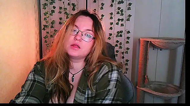 Snapshot of ZayaRush chatting on October 11, 2025, 8:37 am ZayaRush online show from October 11, 2025, 8:37 am