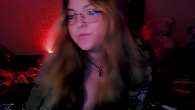 Snapshot of ZayaRush chatting on November 2, 2025, 12:32 pm ZayaRush online show from November 2, 2025, 12:32 pm