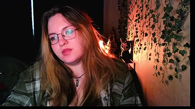 Snapshot of ZayaRush chatting on October 21, 2025, 8:47 am ZayaRush online show from October 21, 2025, 8:47 am