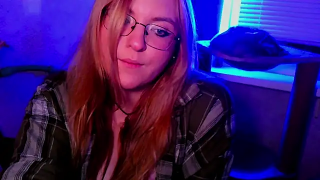 Snapshot of ZayaRush chatting on November 7, 2025, 6:56 pm ZayaRush online show from November 7, 2025, 6:56 pm