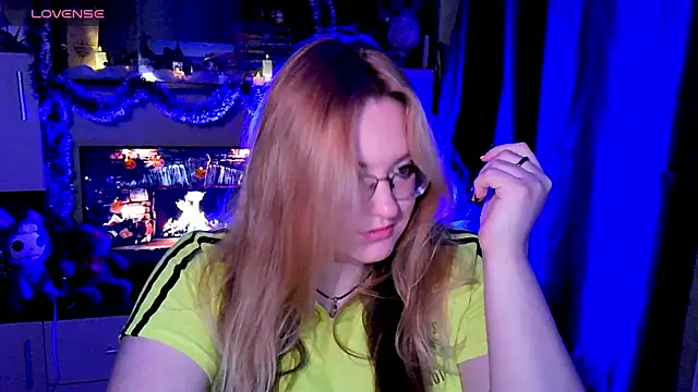 Snapshot of ZayaRush chatting on November 22, 2025, 10:25 am ZayaRush online show from November 22, 2025, 10:25 am