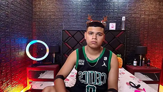 DannySamm online show from December 19, 2025, 3:54 am