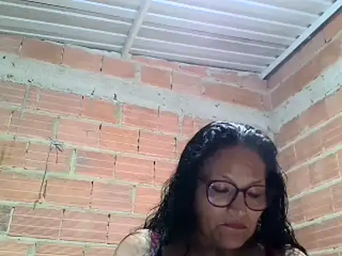 Snapshot of _Cristal chatting on October 17, 2025, 12:36 am Cristal online show from October 17, 2025, 12:36 am