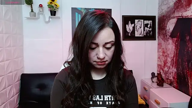 Snapshot of Eva_Roussell chatting on February 4, 2026, 3:07 pm Eva Roussell online show from February 4, 2026, 3:07 pm