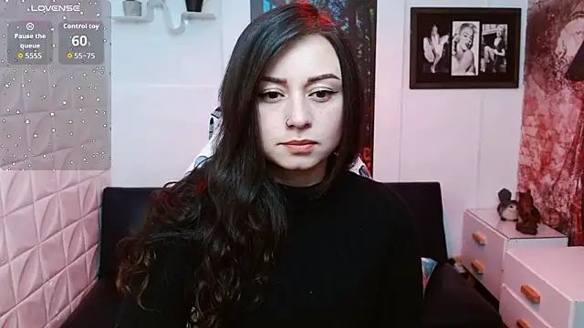 Snapshot of Eva_Roussell chatting on February 3, 2026, 2:33 pm Eva Roussell online show from February 3, 2026, 2:33 pm