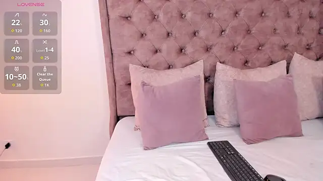 amber colliiins online show from September 25, 2025, 5:30 pm