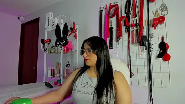  adahara queen online show from November 11, 2025, 4:18 am