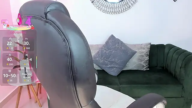 Snapshot of issi_loren chatting on February 11, 2026, 7:25 pm issi loren online show from February 11, 2026, 7:25 pm