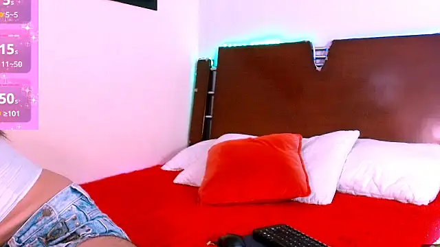 Ashleypetite  online show from November 27, 2025, 7:25 pm