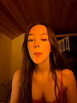 Snapshot of LillieOlive chatting on November 6, 2025, 10:58 pm LillieOlive online show from November 6, 2025, 10:58 pm