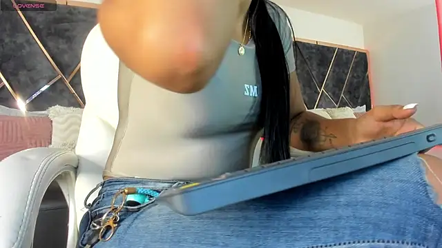 Snapshot of SusanaHenao chatting on March 13, 2026, 4:45 pm SusanaHenao online show from March 13, 2026, 4:45 pm