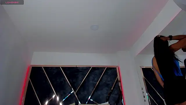 SusanaHenao online show from September 9, 2025, 5:11 pm