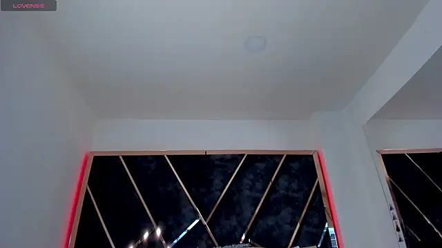 SusanaHenao online show from September 21, 2025, 4:01 pm