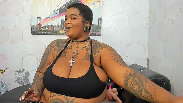 Anaa Fuentess online show from July 10, 2026, 11:43 am