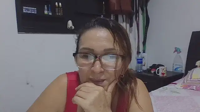 MiaVega online show from November 2, 2025, 10:26 pm