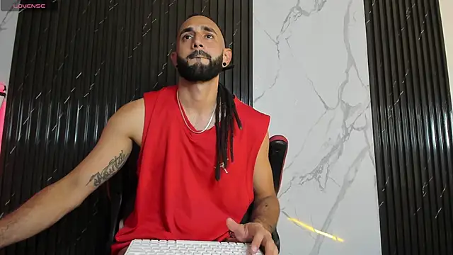 Snapshot of Tatis__ chatting on October 1, 2025, 8:57 pm Tatis online show from October 1, 2025, 8:57 pm