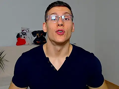 ZeinMiracles online show from October 23, 2025, 6:28 pm