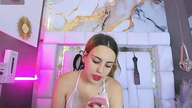 Natasha-Adams online show from March 17, 2026, 9:18 pm