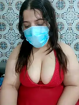 Snapshot of Hot-lino chatting on May 22, 2026, 10:19 pm Hot-lino online show from May 22, 2026, 10:19 pm