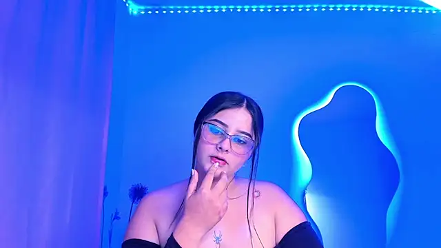 val ferrer online show from October 4, 2025, 4:47 am