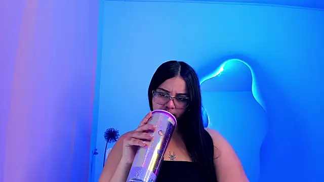 val ferrer online show from October 9, 2025, 5:08 am