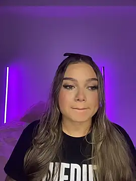 AnnyLopezzz  online show from November 7, 2025, 5:34 am