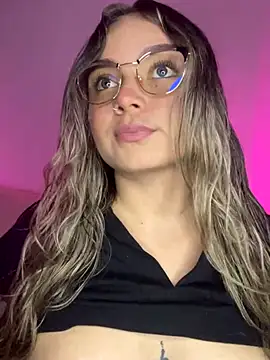 AnnyLopezzz  online show from September 8, 2025, 8:30 pm