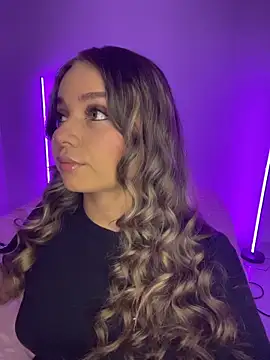 AnnyLopezzz  online show from October 5, 2025, 2:02 am