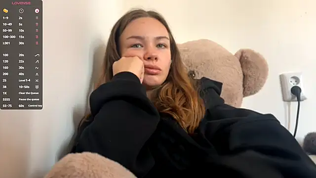 VelvetKate online show from September 12, 2025, 10:04 am