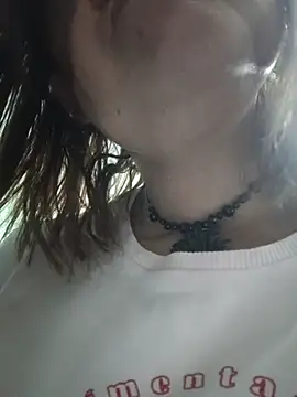 MayaLuna1 online show from October 10, 2025, 5:03 pm