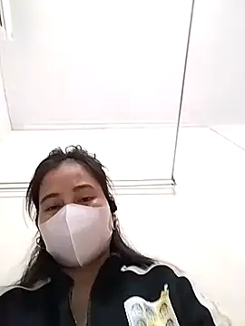 HELEN686 online show from February 18, 2026, 6:11 am