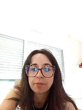 Snapshot of CornetDeGlace chatting on September 12, 2025, 1:22 pm CornetDeGlace online show from September 12, 2025, 1:22 pm