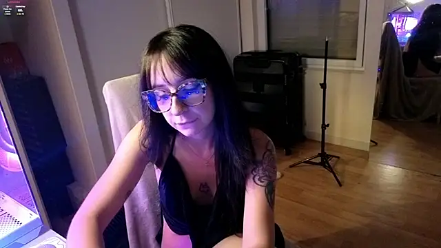 Snapshot of CornetDeGlace chatting on February 13, 2026, 7:03 pm CornetDeGlace online show from February 13, 2026, 7:03 pm