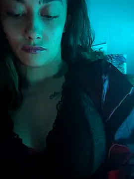 Snapshot of StrapPink chatting on November 14, 2025, 10:19 am StrapPink online show from November 14, 2025, 10:19 am