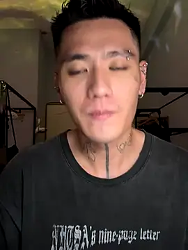 marz-z7-o online show from October 26, 2025, 1:44 pm