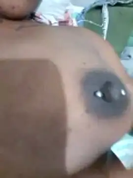 nessinha12 online show from November 23, 2025, 12:31 am