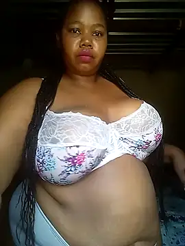 Snapshot of Curvycandy95 chatting on November 9, 2025, 7:56 am Curvycandy95 online show from November 9, 2025, 7:56 am