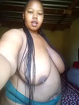 Snapshot of Curvycandy95 chatting on November 5, 2025, 4:48 am Curvycandy95 online show from November 5, 2025, 4:48 am