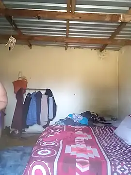 Snapshot of Curvycandy95 chatting on October 14, 2025, 5:52 am Curvycandy95 online show from October 14, 2025, 5:52 am