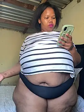 Snapshot of Curvycandy95 chatting on July 21, 2026, 7:20 am Curvycandy95 online show from July 21, 2026, 7:20 am