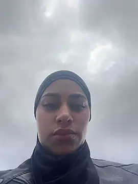 AlannaEvons online show from April 7, 2026, 3:36 pm