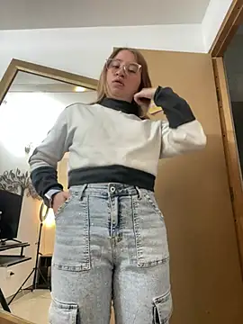 mia skys online show from February 9, 2026, 10:13 am